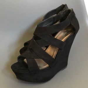 Madden Girl Black Wedges